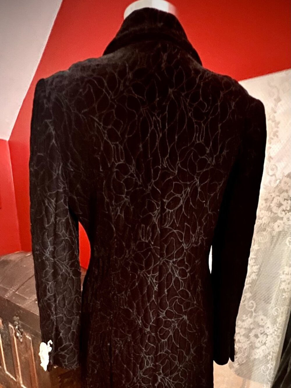 White House Black Market Black Velvet Floral Ribbon Embroidered Coat M - Picture 8 of 16